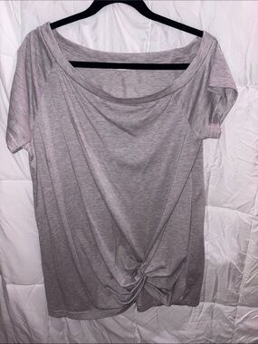 TEMOFON Light Gray Short-Sleeve Twist Front Tee